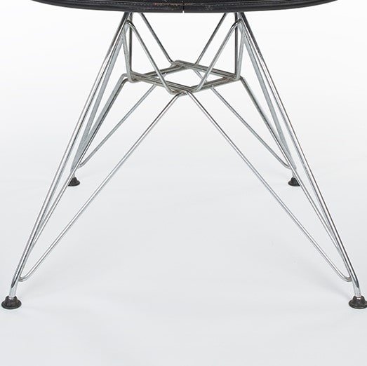Front view of Vitra DAR base